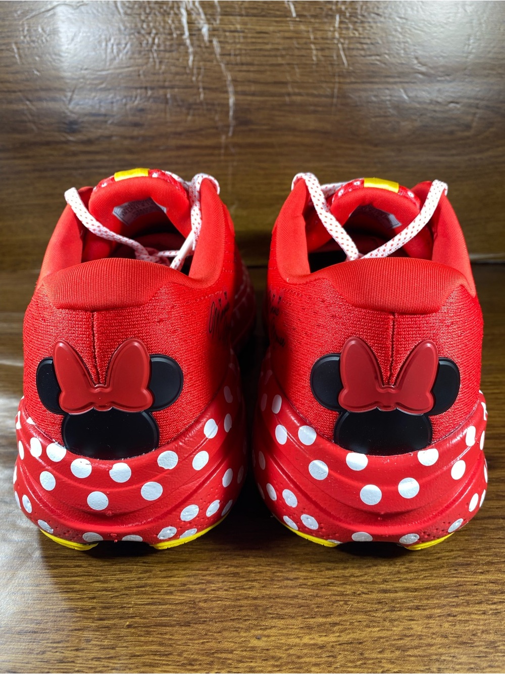 Brooks Ghost Max 2 Minnie Mouse Mens Running Walking Shoe Size 10 Run Disney - Picture 4 of 12